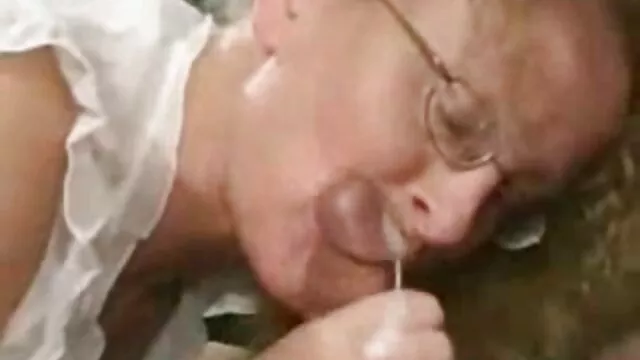 Beste porno Geen registratie  We nodigen buren gratis porno de leeuw uit in gangbang.
