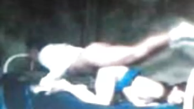 Beste porno Geen registratie  De dame wordt porno gratis auto geneukt door een koerier.