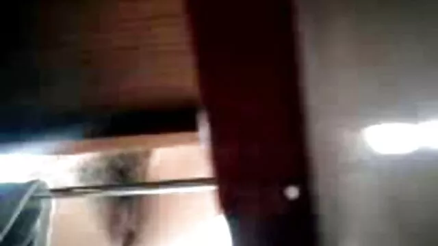 Beste porno Geen registratie  Flexibele minnaar gratis red tube die z 'n vriend z' n lul uitrekt en aan hem geeft.