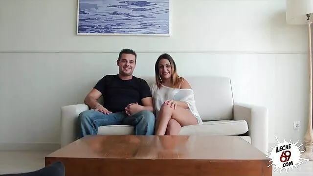 Beste porno Geen registratie  Hete brunette die z 'n mond film online gratis porno masseert over de lengte van z' n vriendin met haar mond.