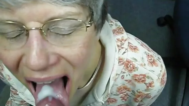 Beste porno Geen registratie  Hete brunette gaat uit met xxl video gratis een Russische man.