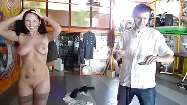 Beste porno Geen registratie  Roodharige studenten knuffelen met een jonge videoporno completo minnaar.